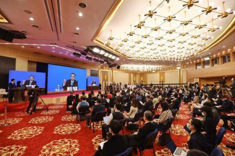 李克強：今年政府支出更多向民生領(lǐng)域傾斜，特別是義務(wù)教育和基本醫療